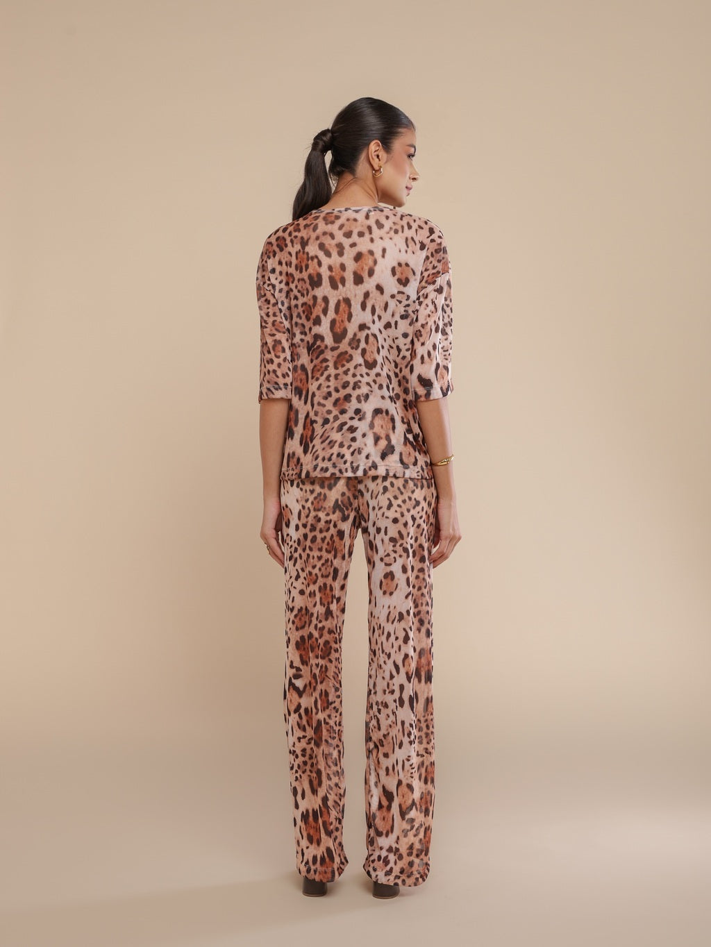 Conjunto Tule Estampado Onça Feline Camiseta e Calça