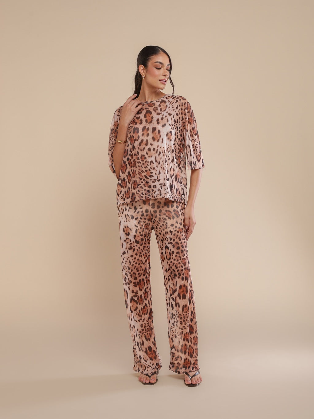 Conjunto Tule Estampado Onça Feline Camiseta e Calça