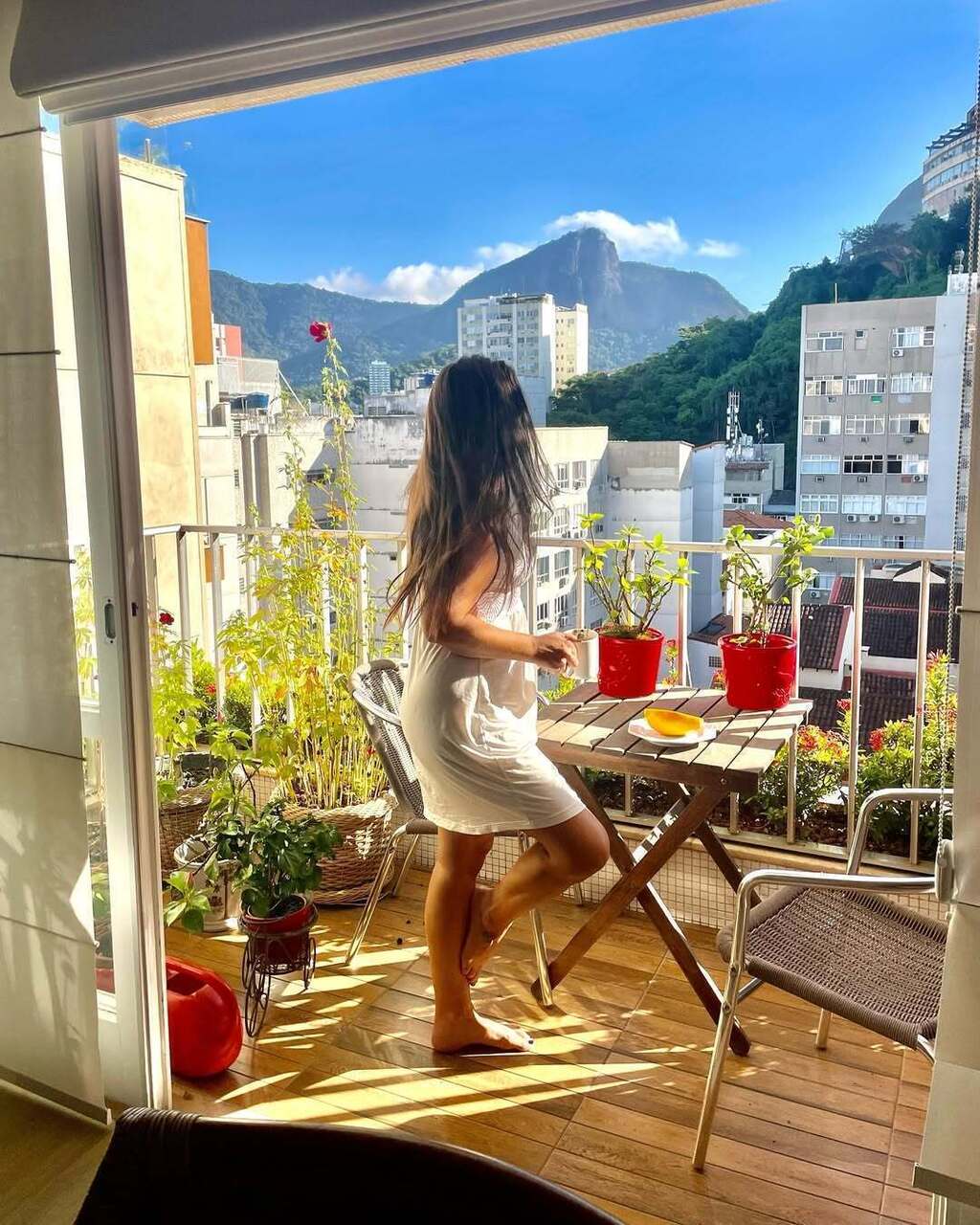 Camisola Curta Everlong Modal e Renda Areia