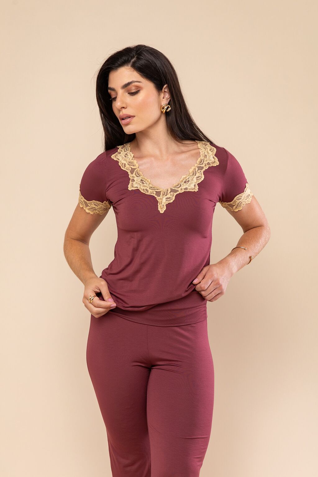 Blusa Manga Curta Everlong Modal e Renda Vermelho Garnet